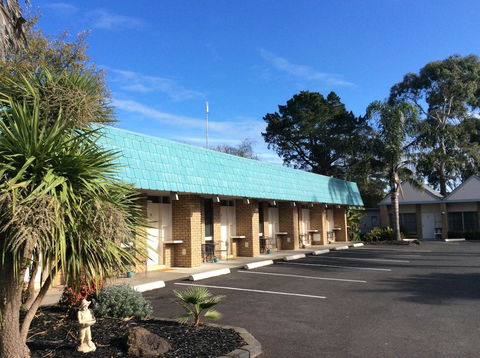 Tropicana Motor Inn - Accommodation ACT 38