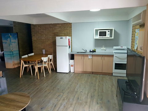 Tropicana Motor Inn - Accommodation ACT 32