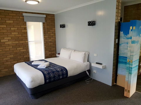 Tropicana Motor Inn - Accommodation ACT 35