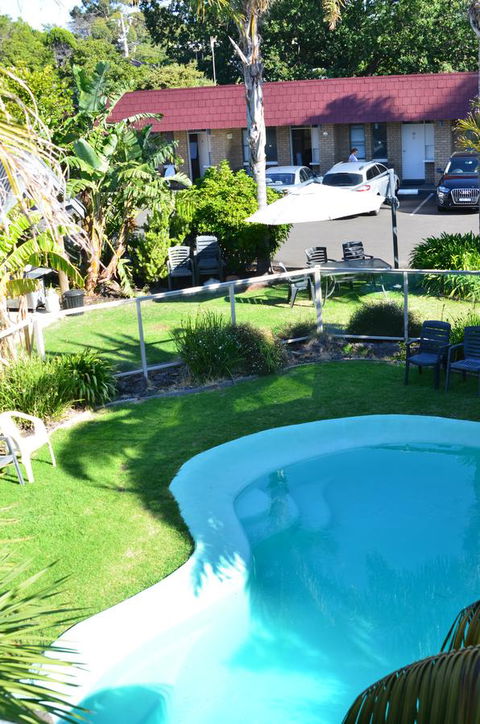Tropicana Motor Inn - Accommodation ACT 23