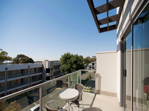 The Waves Apartments - Accommodation ACT 27