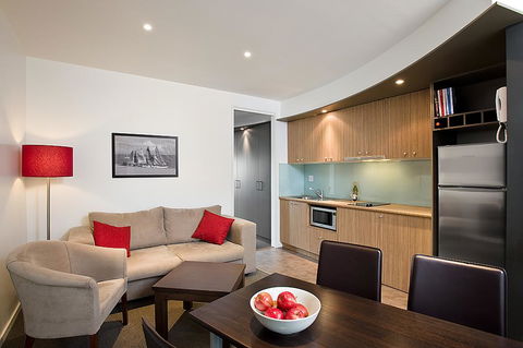 The Waves Apartments - Accommodation ACT 2