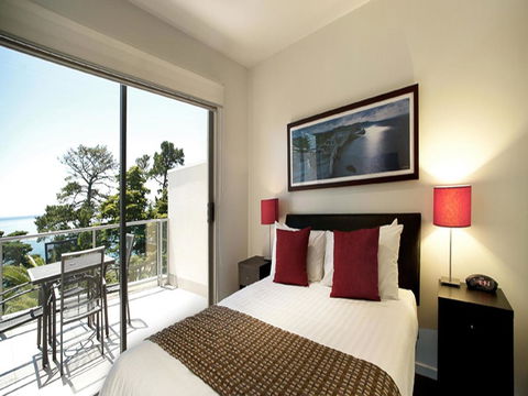 The Waves Apartments - Accommodation ACT 14