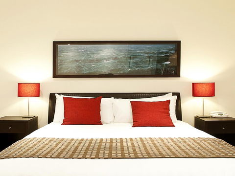 The Waves Apartments - Accommodation ACT 9