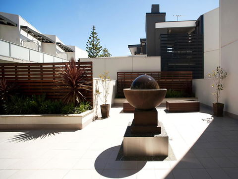 The Waves Apartments - Accommodation ACT 15