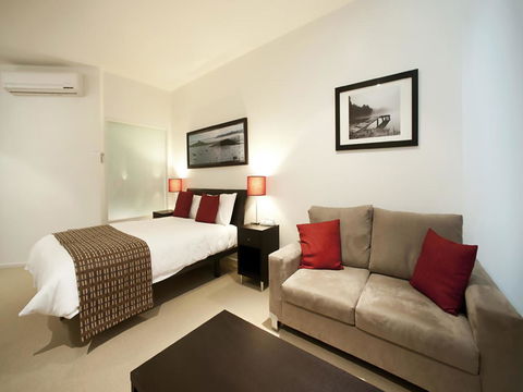 The Waves Apartments - Accommodation ACT 13