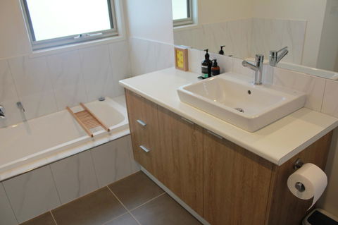 Wayamba - Accommodation ACT 14
