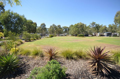 Tasman Holiday Parks - Merool On The Murray - Accommodation ACT 5