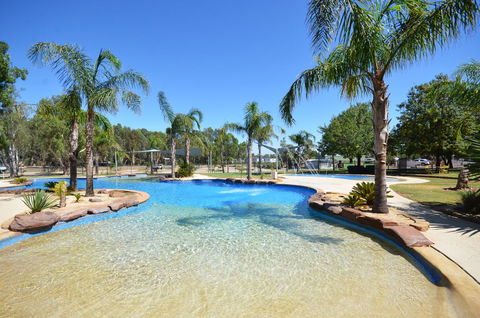 Tasman Holiday Parks - Merool On The Murray - Accommodation ACT 4
