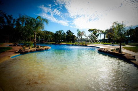Tasman Holiday Parks - Merool On The Murray - Accommodation ACT 27