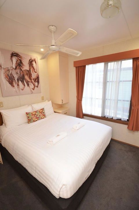 Tasman Holiday Parks - Merool On The Murray - Accommodation ACT 12