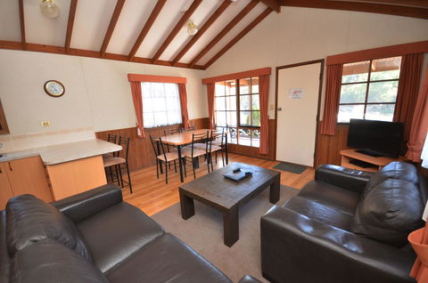 Tasman Holiday Parks - Merool On The Murray - Accommodation ACT 13