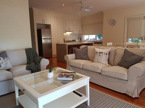 Healesville House - Fig Tree House - Accommodation ACT 7