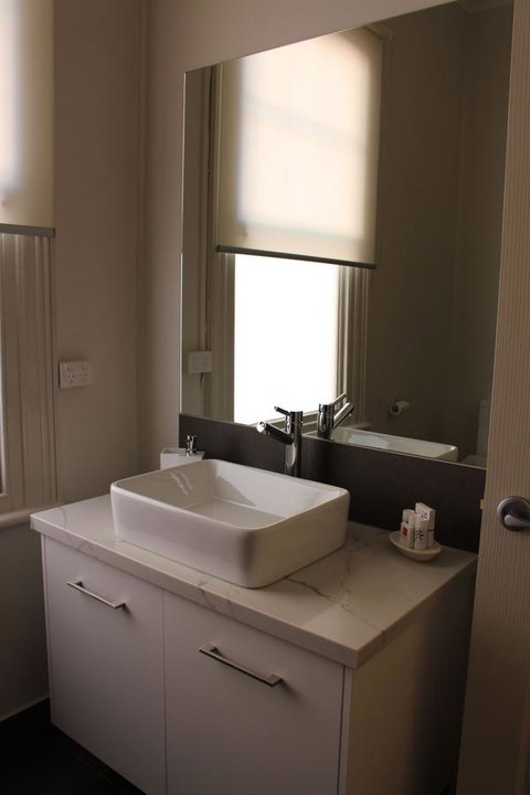 Abbey View - Accommodation ACT 17