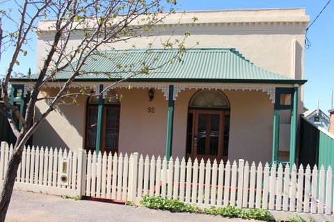 Abbey View - Accommodation ACT 6