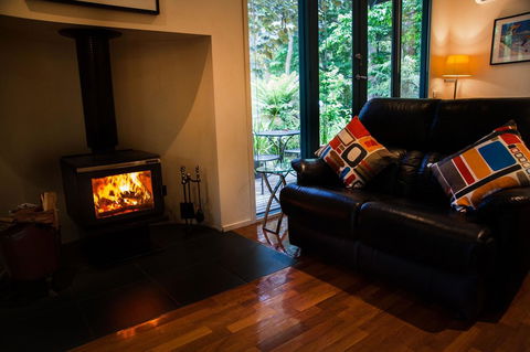 Ashwood Cottages - Accommodation ACT 26