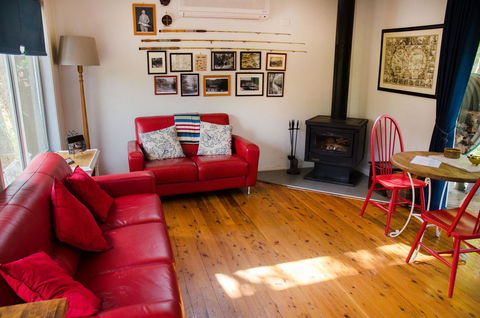 Ashwood Cottages - Accommodation ACT 12