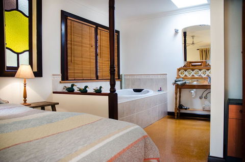 Ashwood Cottages - Accommodation ACT 13