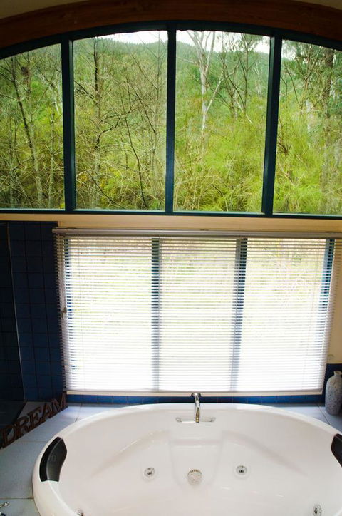 Ashwood Cottages - Accommodation ACT 25