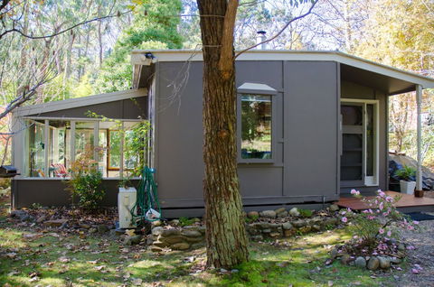 Ashwood Cottages - Accommodation ACT 21