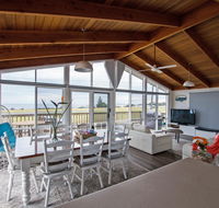 Stunning Waterfront only 10 minutes to Phillip Island - Pet Friendly - Accommodation ACT