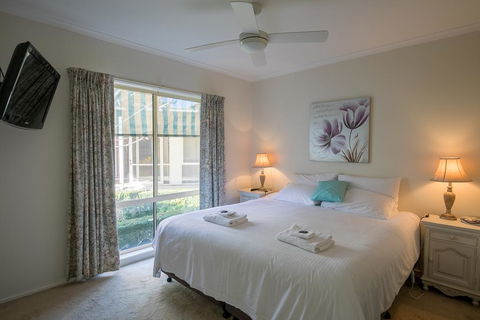 The Birch House - Silver Birches Luxury Accommodation Bright - Accommodation ACT 0