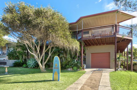 THE BOARDROOM ON BANKSIA - 11 Banksia Ave Bonny Hills - Accommodation ACT 1