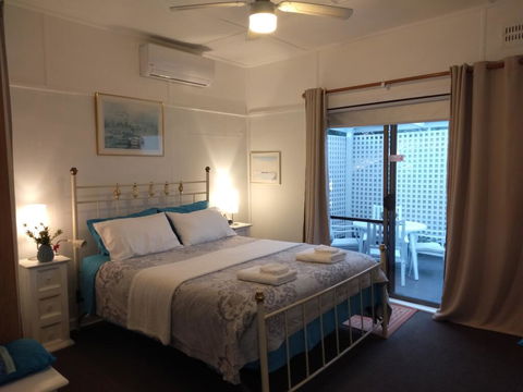 The Boathouse A 3 Bedroom House - Accommodation ACT 1