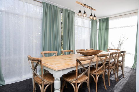 The Byng House Grand And Central, Entertain 12 - Accommodation ACT 0
