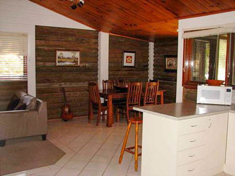 The Cabin - Accommodation ACT 3