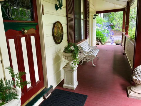 The Chalet Guesthouse And Studio - Accommodation ACT 0