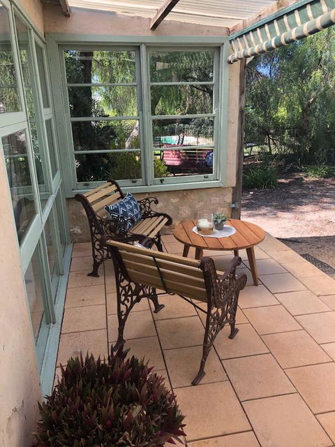 The Coach House - Accommodation ACT 3