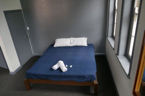 The Crown & Anchor Hotel - Accommodation ACT 2