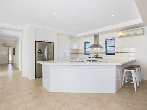The Doggy Beach House At Salt - Accommodation ACT 2