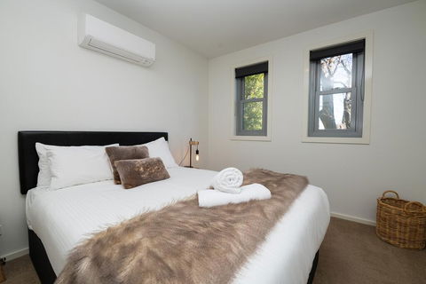 The Endsleigh -1 Bedroom Villa, Free Wifi, Near CBD - Accommodation ACT 0