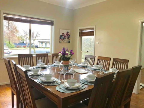 The Entertainer - Downtown Orange, Sleeps 11 - Accommodation ACT 0