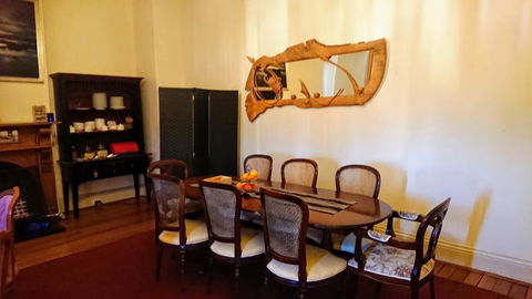 The Empire Hotel - Accommodation ACT 0