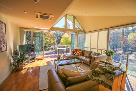 The Glass Pinnacle - Accommodation ACT 2
