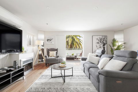 The Jetty Apartment By Ready Set Host - Accommodation ACT 0