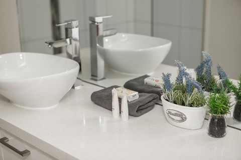 The Jetty Apartment By Ready Set Host - Accommodation ACT 2