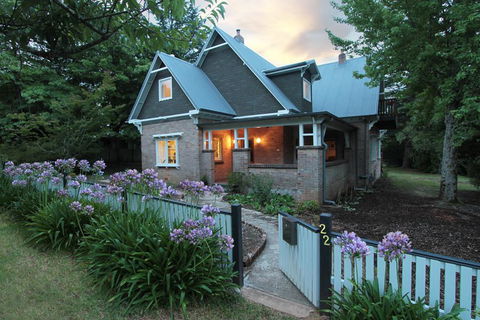 The Leura Mountain House - Accommodation ACT 0