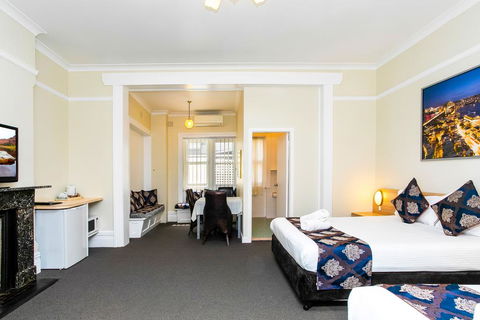 The North Shore Hotel - Accommodation ACT 3