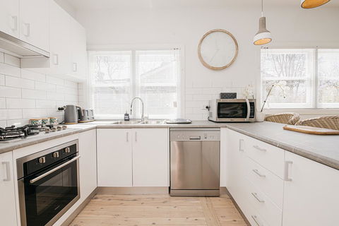 The Palms - Stylish, Modern And Cute As A Button - Accommodation ACT 3