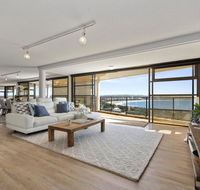 The Penthouse  Point Cartwright - INSTANT HOTEL WINNER 2019 - Accommodation ACT