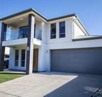 The Races Complex - Accommodation ACT
