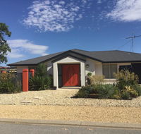 The Red Door - Accommodation ACT