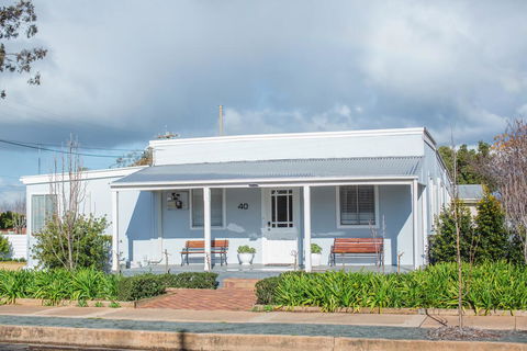 The Rested Guest 3 Bedroom Cottage West Wyalong - Accommodation ACT 0