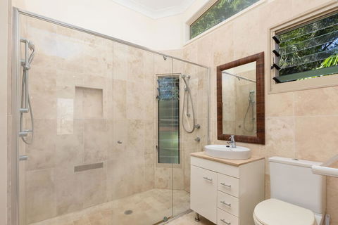 The Richmond Beach Villa - Accommodation ACT 2