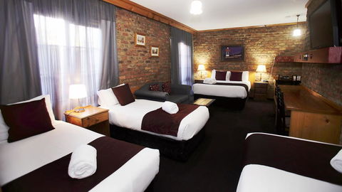The Settlement Historic Hotel - Accommodation ACT 3