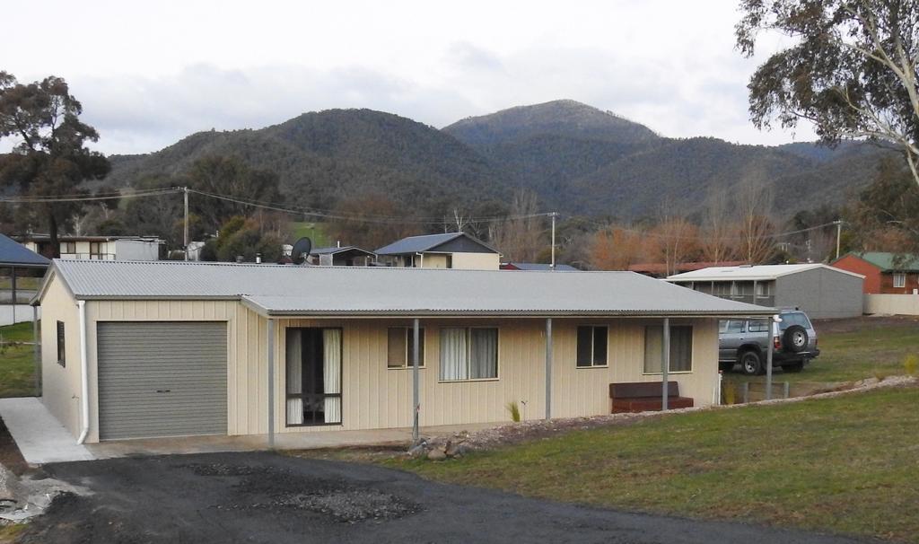 Old Tallangatta ACT Accommodation ACT